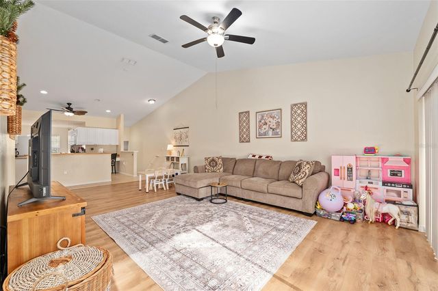 5436 ADMIRAL WAY 2, Oxford, FL 34484