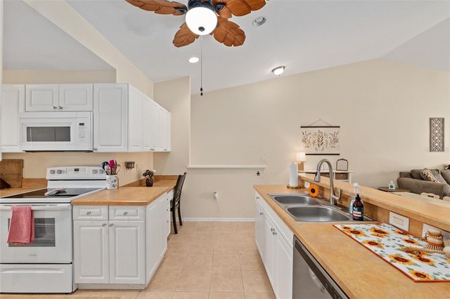 5436 ADMIRAL WAY 2, Oxford, FL 34484