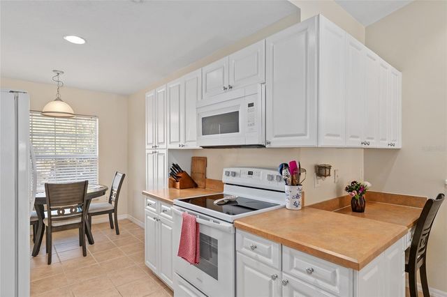 5436 ADMIRAL WAY 2, Oxford, FL 34484