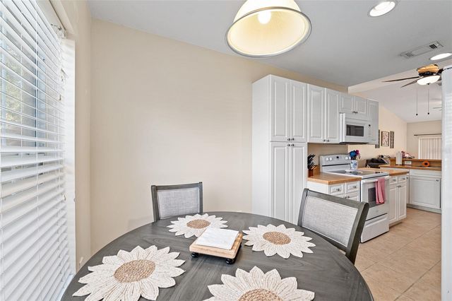 5436 ADMIRAL WAY 2, Oxford, FL 34484