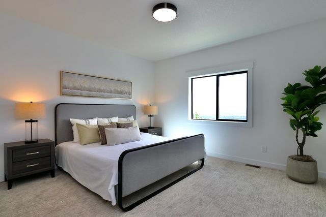 9002 E Clearview Ln, Spokane, WA 99217