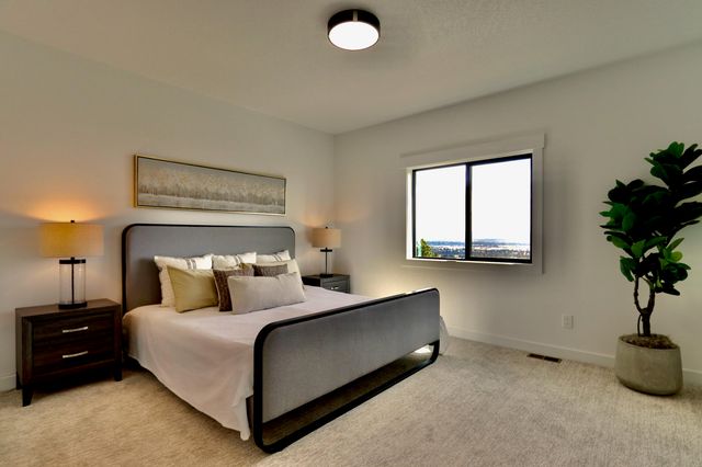 9002 E Clearview Ln, Spokane, WA 99217