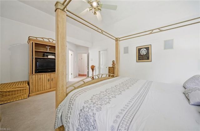2588 Lower Greens PL, Virginia Beach, VA 23456