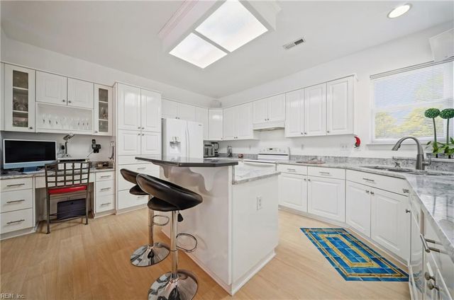 2588 Lower Greens PL, Virginia Beach, VA 23456