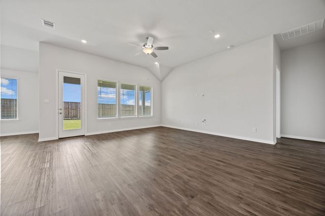 1502 Red Clover Avenue, Van Alstyne, TX 75495