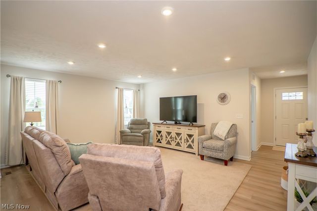 2655 Elkford Circle NE, Canton, OH 44721