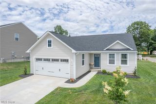 2655 Elkford Circle NE, Canton, OH 44721