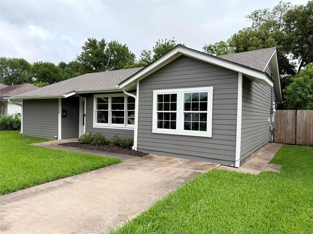 3009 Robinson Boulevard, Texas City, TX 77590