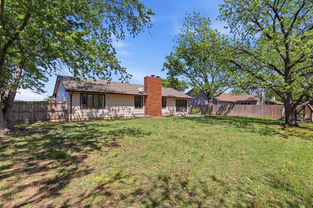 217 W Douglas Ave, Andover, KS 67002