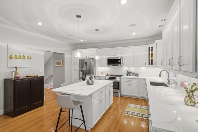 923 Lagrange 923, Boston, MA 02132