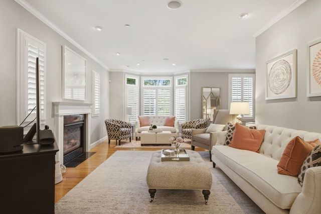 923 Lagrange 923, Boston, MA 02132