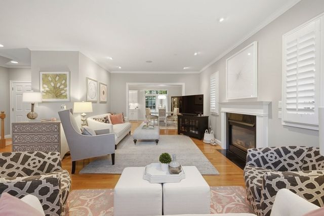 923 Lagrange 923, Boston, MA 02132
