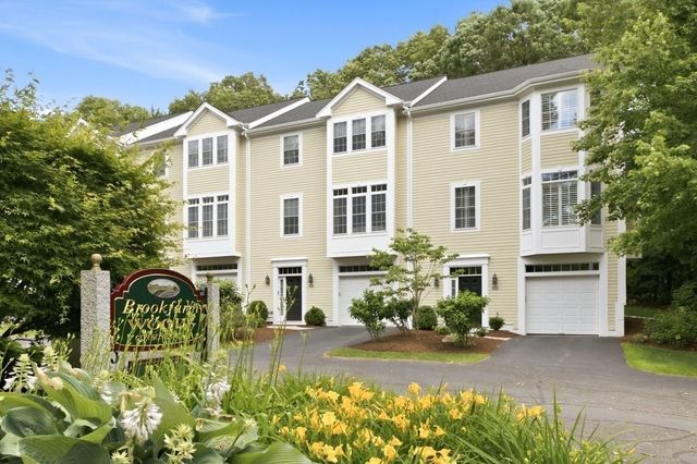 923 Lagrange 923, Boston, MA 02132