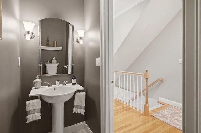 923 Lagrange 923, Boston, MA 02132