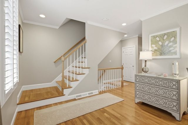 923 Lagrange 923, Boston, MA 02132