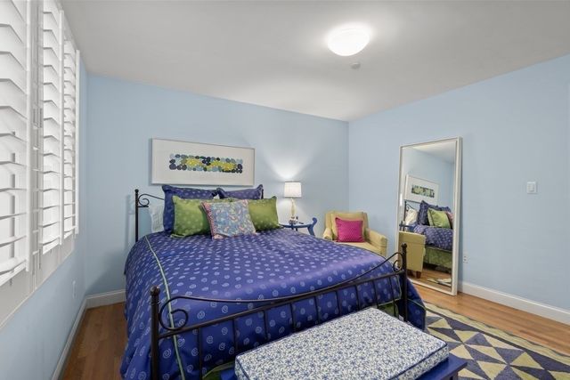 923 Lagrange 923, Boston, MA 02132