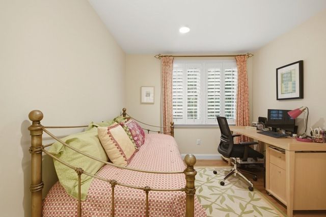 923 Lagrange 923, Boston, MA 02132
