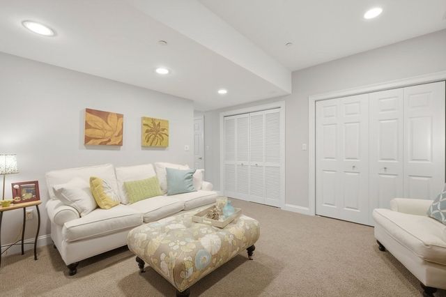 923 Lagrange 923, Boston, MA 02132