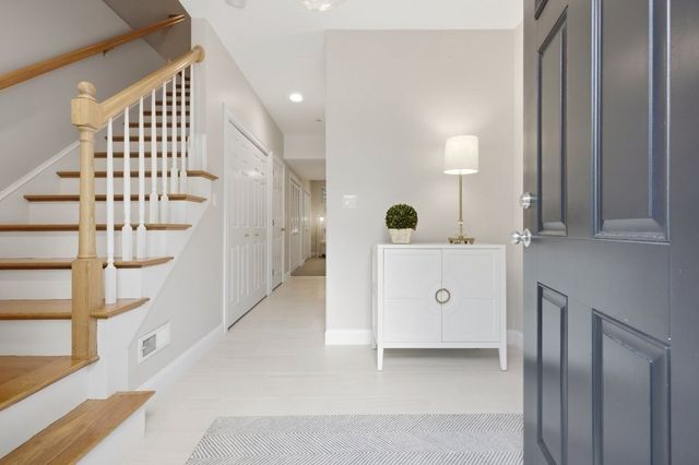 923 Lagrange 923, Boston, MA 02132