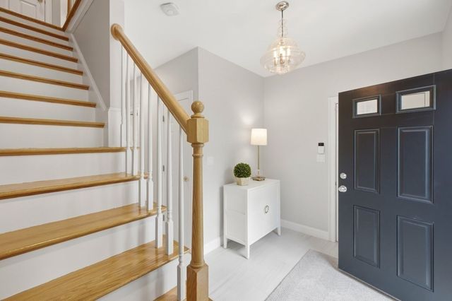 923 Lagrange 923, Boston, MA 02132