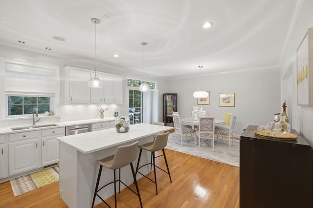 923 Lagrange 923, Boston, MA 02132