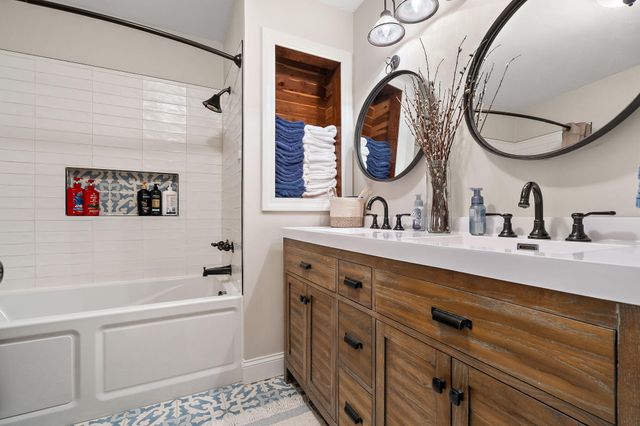 474 S 200 W, Valparaiso, IN 46385
