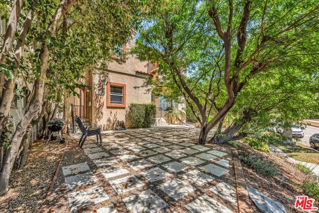 1073 S Mansfield Avenue, Los Angeles, CA 90019