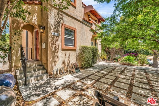 1073 S Mansfield Avenue, Los Angeles, CA 90019