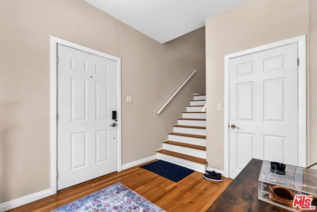 1073 S Mansfield Avenue, Los Angeles, CA 90019