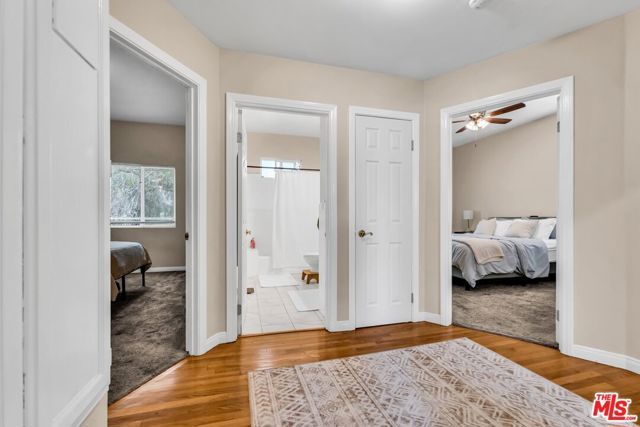 1073 S Mansfield Avenue, Los Angeles, CA 90019