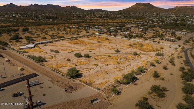 3001 S Cottonwood Lane, Tucson, AZ 85713