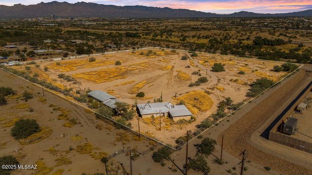 3001 S Cottonwood Lane, Tucson, AZ 85713