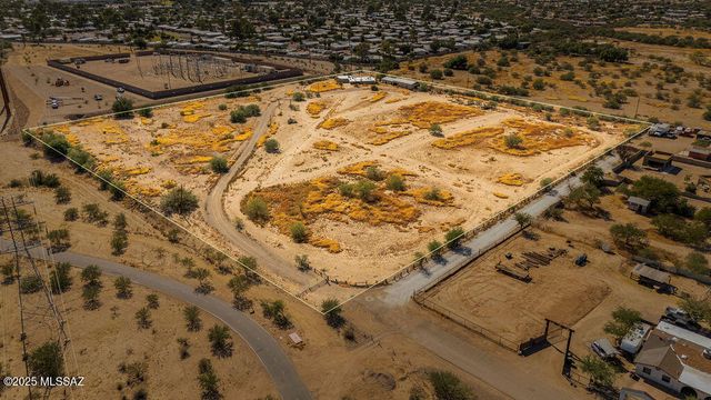 3001 S Cottonwood Lane, Tucson, AZ 85713