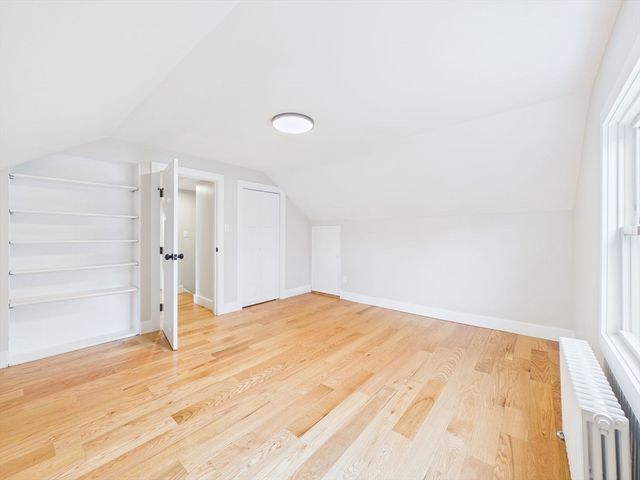 9 Burt St, Acushnet, MA 02743