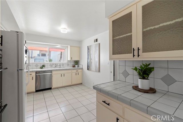 20 Mandrake, Irvine, CA 92612