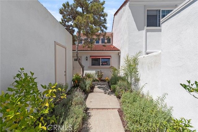 20 Mandrake, Irvine, CA 92612