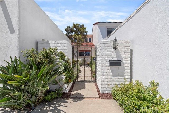 20 Mandrake, Irvine, CA 92612