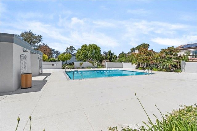20 Mandrake, Irvine, CA 92612