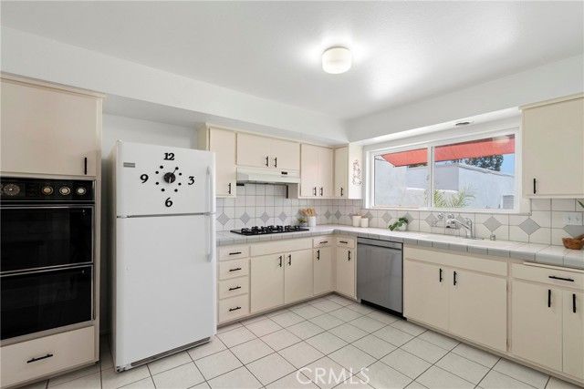 20 Mandrake, Irvine, CA 92612