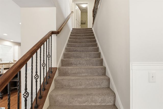 463 Shoreline Boulevard, Boiling Springs, SC 29316