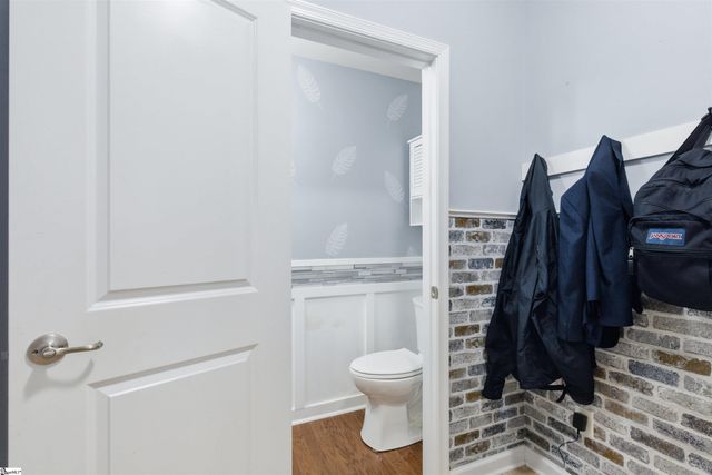 463 Shoreline Boulevard, Boiling Springs, SC 29316