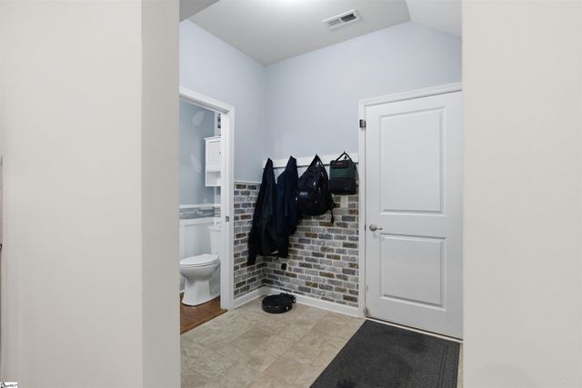 463 Shoreline Boulevard, Boiling Springs, SC 29316