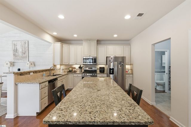 463 Shoreline Boulevard, Boiling Springs, SC 29316