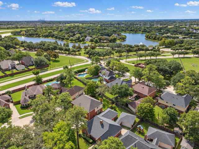 2922 Calendar Lake Drive, Missouri City, TX 77459