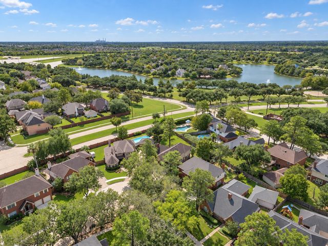 2922 Calendar Lake Drive, Missouri City, TX 77459