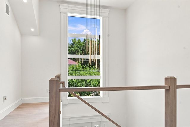 7 Breer St, Brockton, MA 02301
