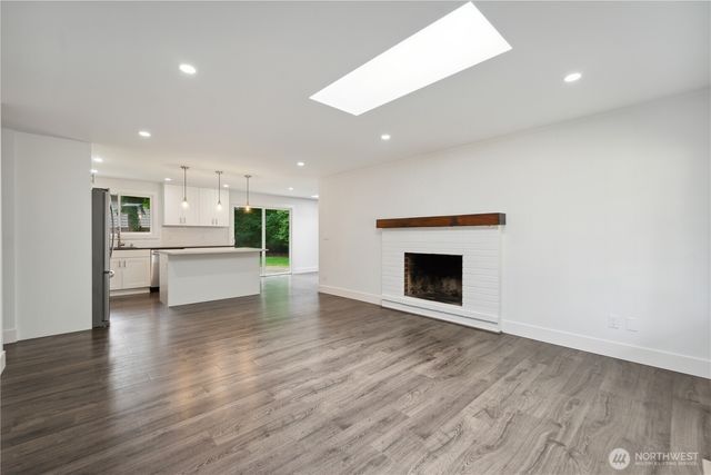 16525 NE 28th Street, Bellevue, WA 98008