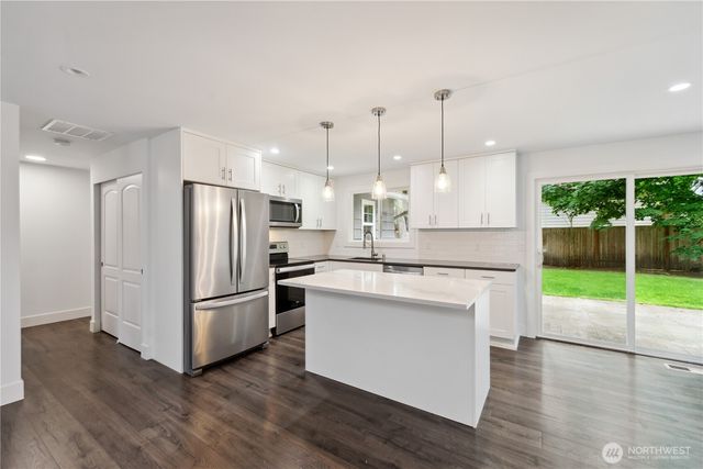 16525 NE 28th Street, Bellevue, WA 98008