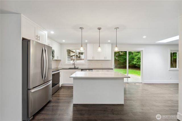 16525 NE 28th Street, Bellevue, WA 98008