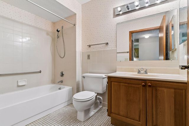 1425 W 28th Street 315, Minneapolis, MN 55408